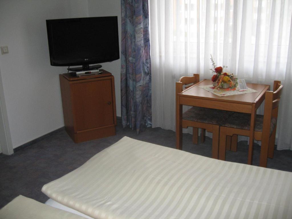 Hotel Alt-Holzhausen Bad Pyrmont Oda fotoğraf