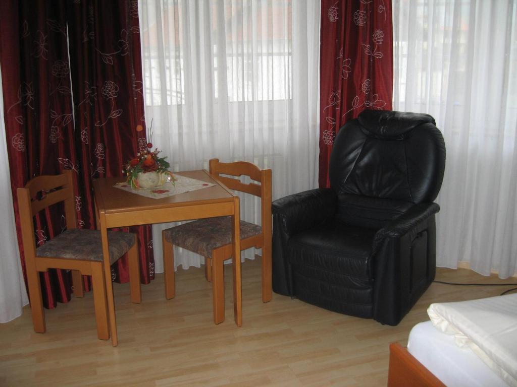 Hotel Alt-Holzhausen Bad Pyrmont Oda fotoğraf